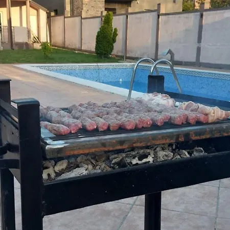 Sa Bazenom Vilă Belgrad